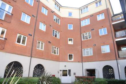 Pettacre Close, Thamesmead West, SE28 0PB, Image 2
