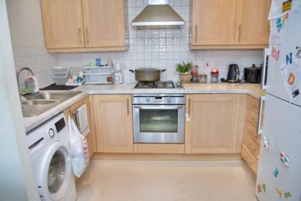 Pettacre Close, Thamesmead West, SE28 0PB, Image 3