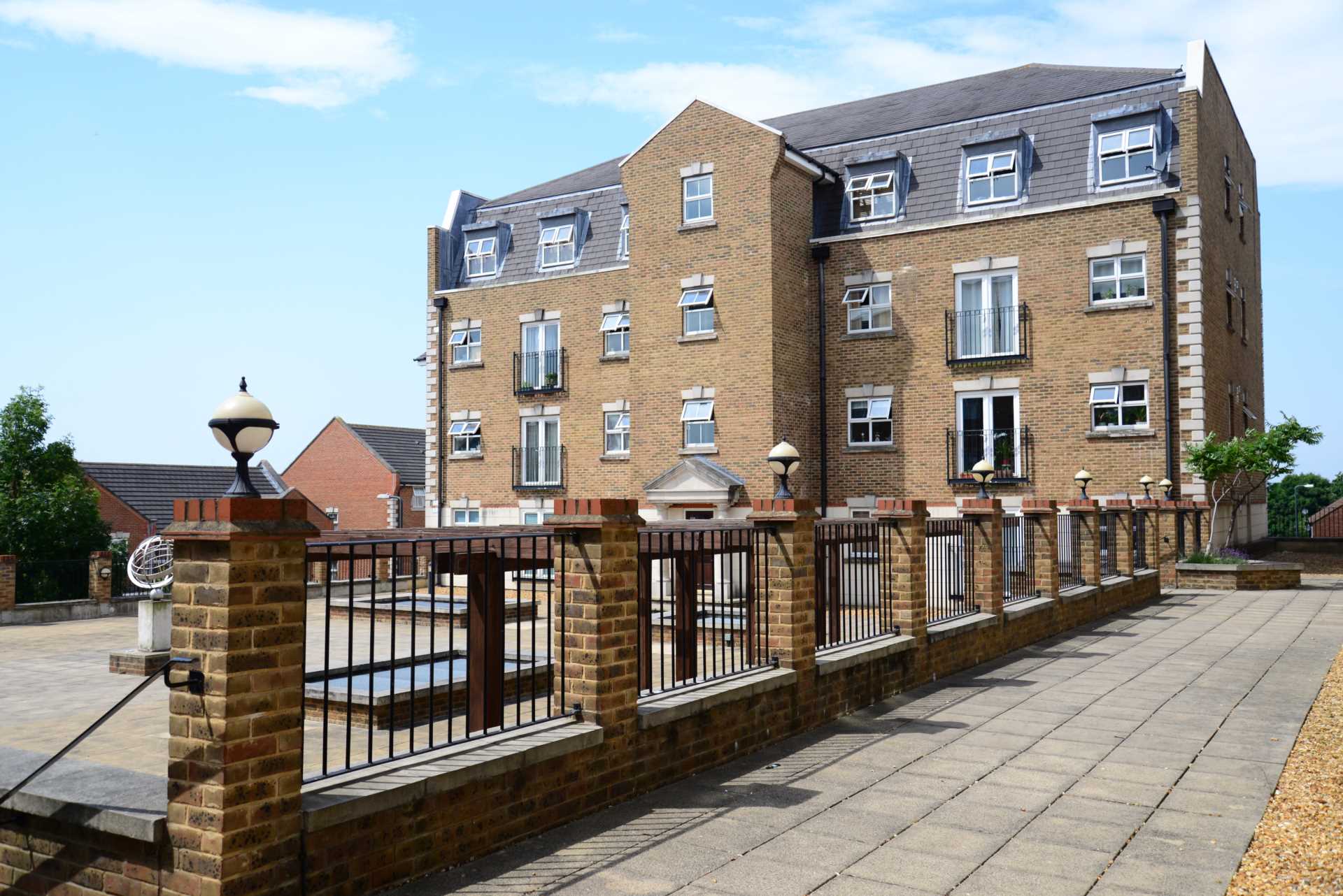 Brook Square, Shooter's Hill, SE18 4NB, Image 1