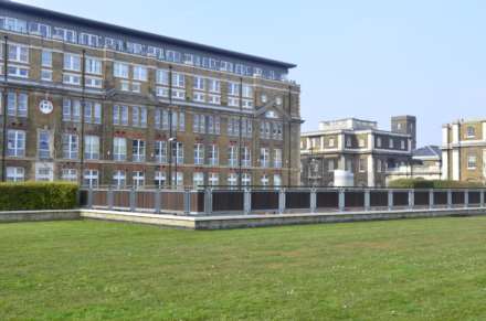 Pettacre Close, Thamesmead West, SE28 0PA, Image 8