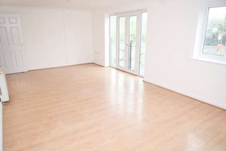 Hill View Drive, Thamesmead, SE28 0LL, Image 3