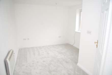 Hill View Drive, Thamesmead, SE28 0LL, Image 5
