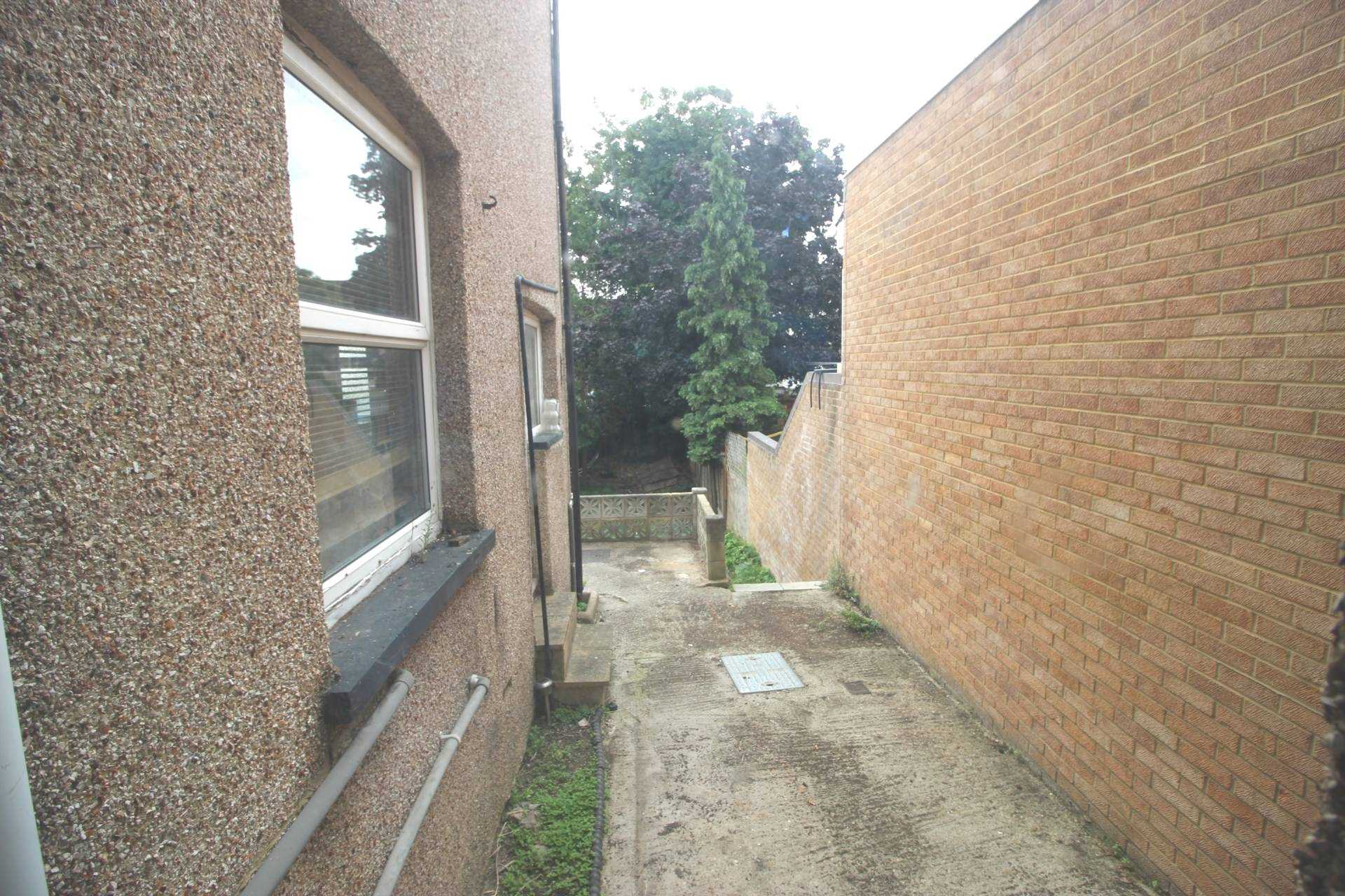 Pembroke Road, Erith, DA8 1BY, Image 9