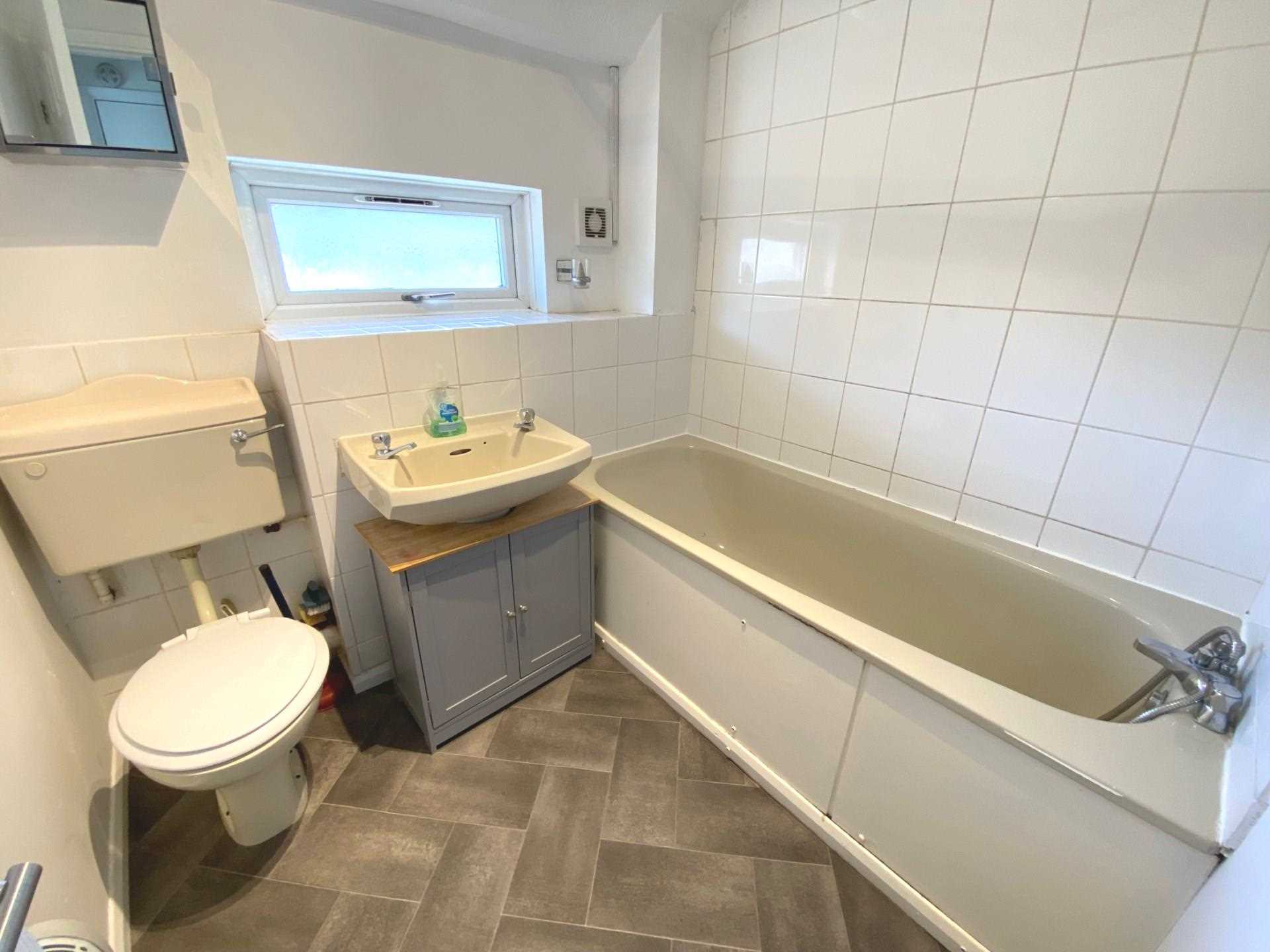 Oulton Close, Thamesmead, SE28 8LT, Image 6