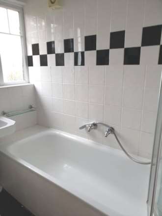 Moordown, Shooter's Hill, SE18 3NF, Image 7