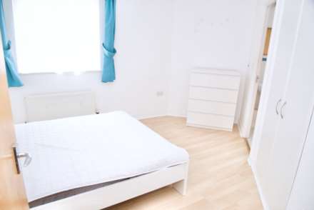 East Lodge, Pettacre Close, Thamesmead West, SE28 0PB, Image 10