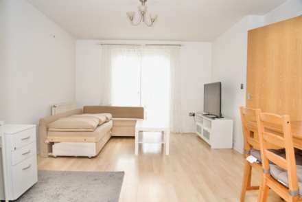 East Lodge, Pettacre Close, Thamesmead West, SE28 0PB, Image 5