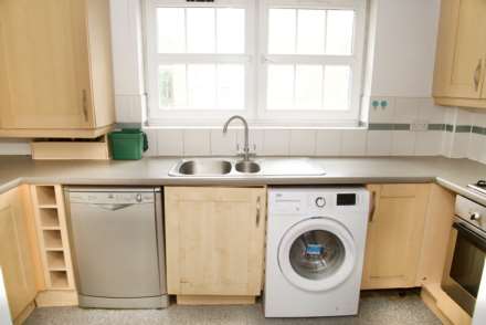 East Lodge, Pettacre Close, Thamesmead West, SE28 0PB, Image 6