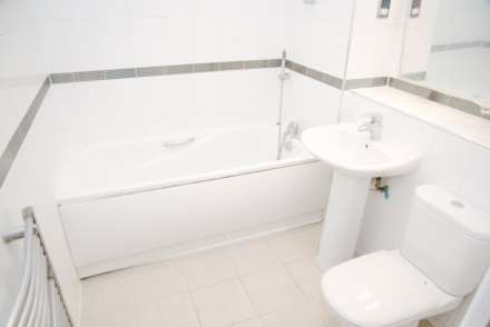 Tideslea Path, Thamesmead West, SE28 0NH, Image 4