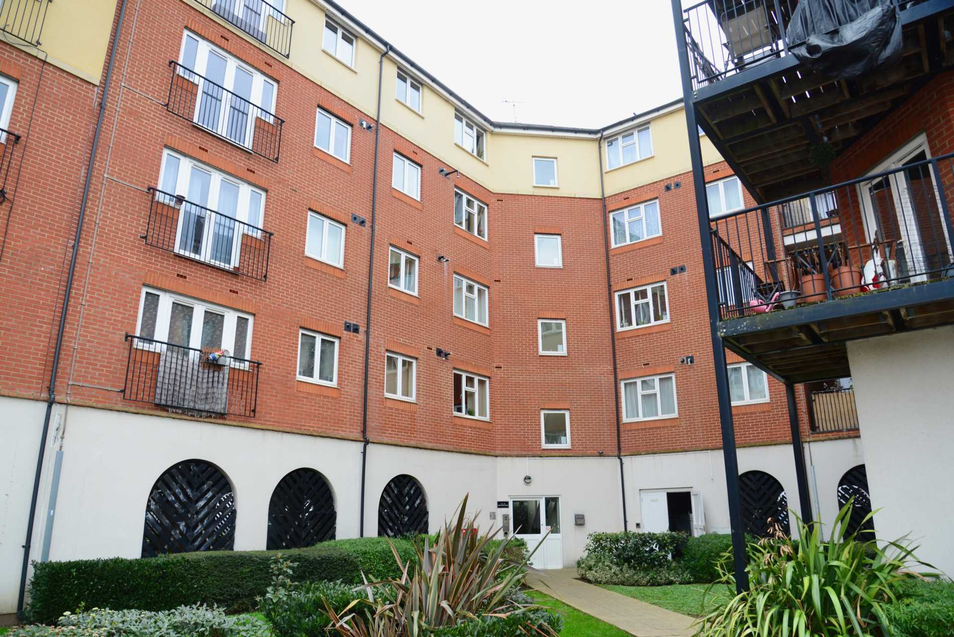 Long Acre House, Pettacre Close, SE28 0PB, Image 1