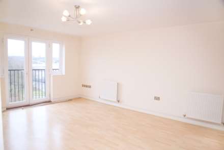 Long Acre House, Pettacre Close, SE28 0PB, Image 4