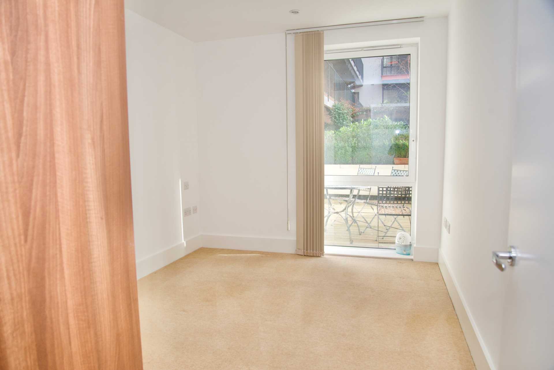 Warehouse Court London, SE18 6FB, Image 8