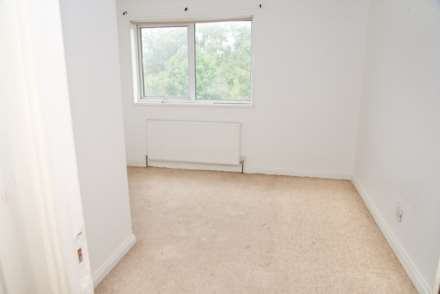 Whinchat Road, West Thamesmead, SE28 0DP, Image 10