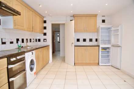 Whinchat Road, West Thamesmead, SE28 0DP, Image 4