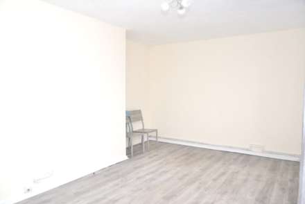 Eynsham Drive, Abbey Wood, SE2 9QU, Image 2