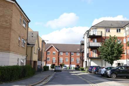 Long Acre House, Pettacre Close, SE28 0PA