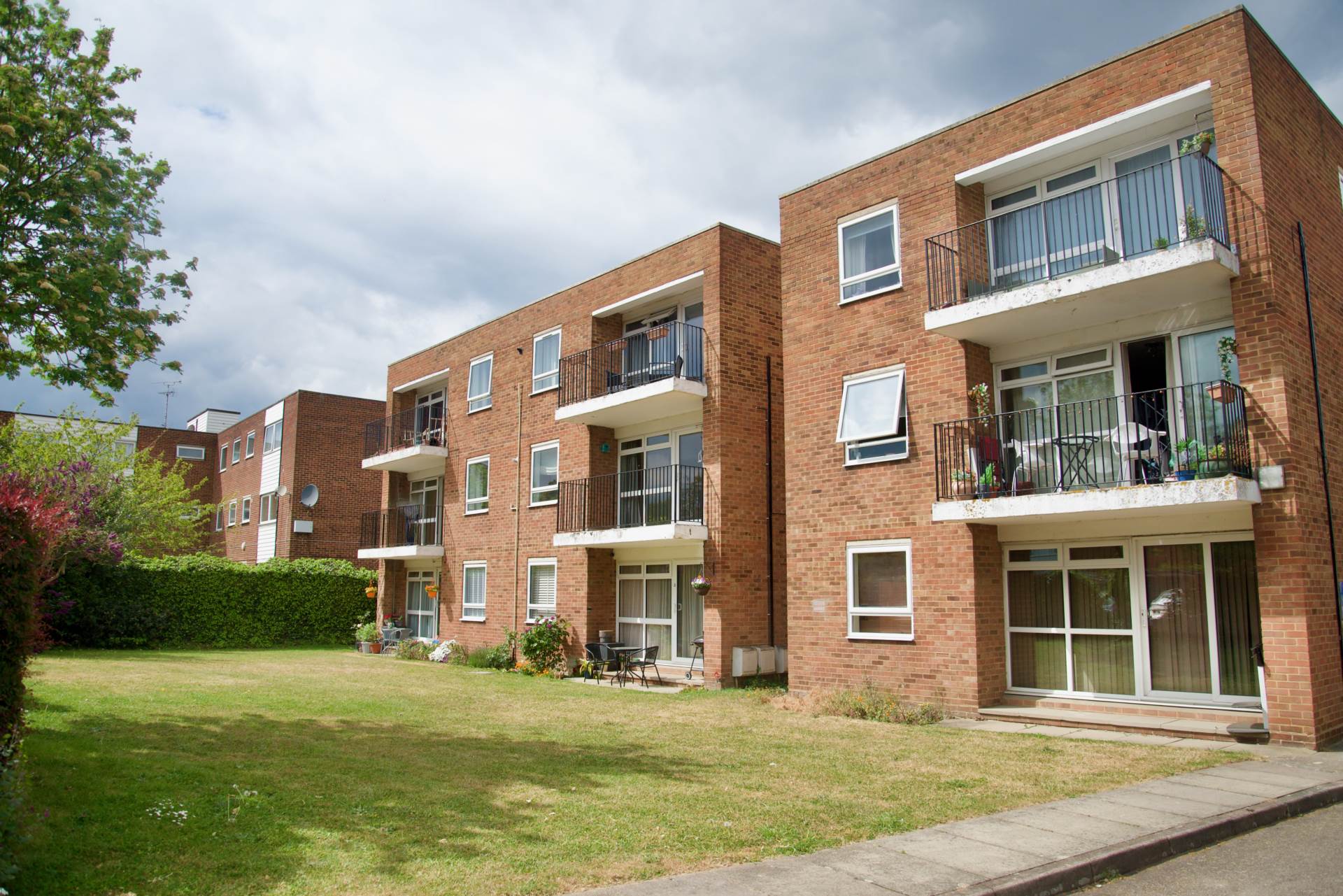 Tolcairn Court, Lessness Park, DA17 5BT, Image 1