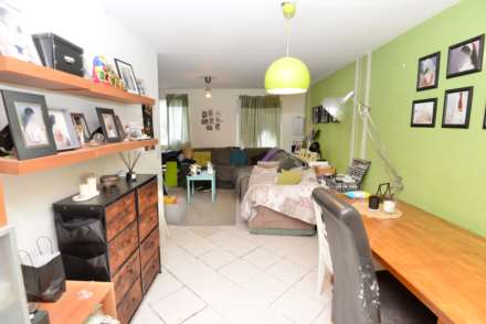 Miles Drive, London, SE28 0JA, Image 12