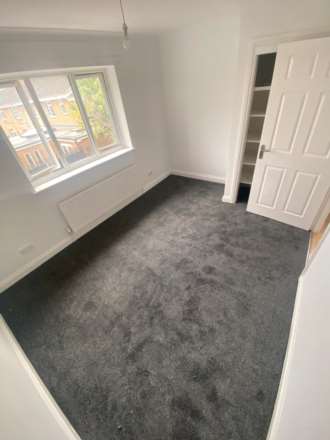 Dean Road, London, SE28 8SB, Image 12
