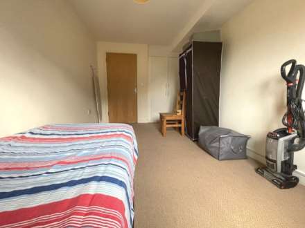 Pettacre Close, Thamesmead West, SE28 0PB, Image 6
