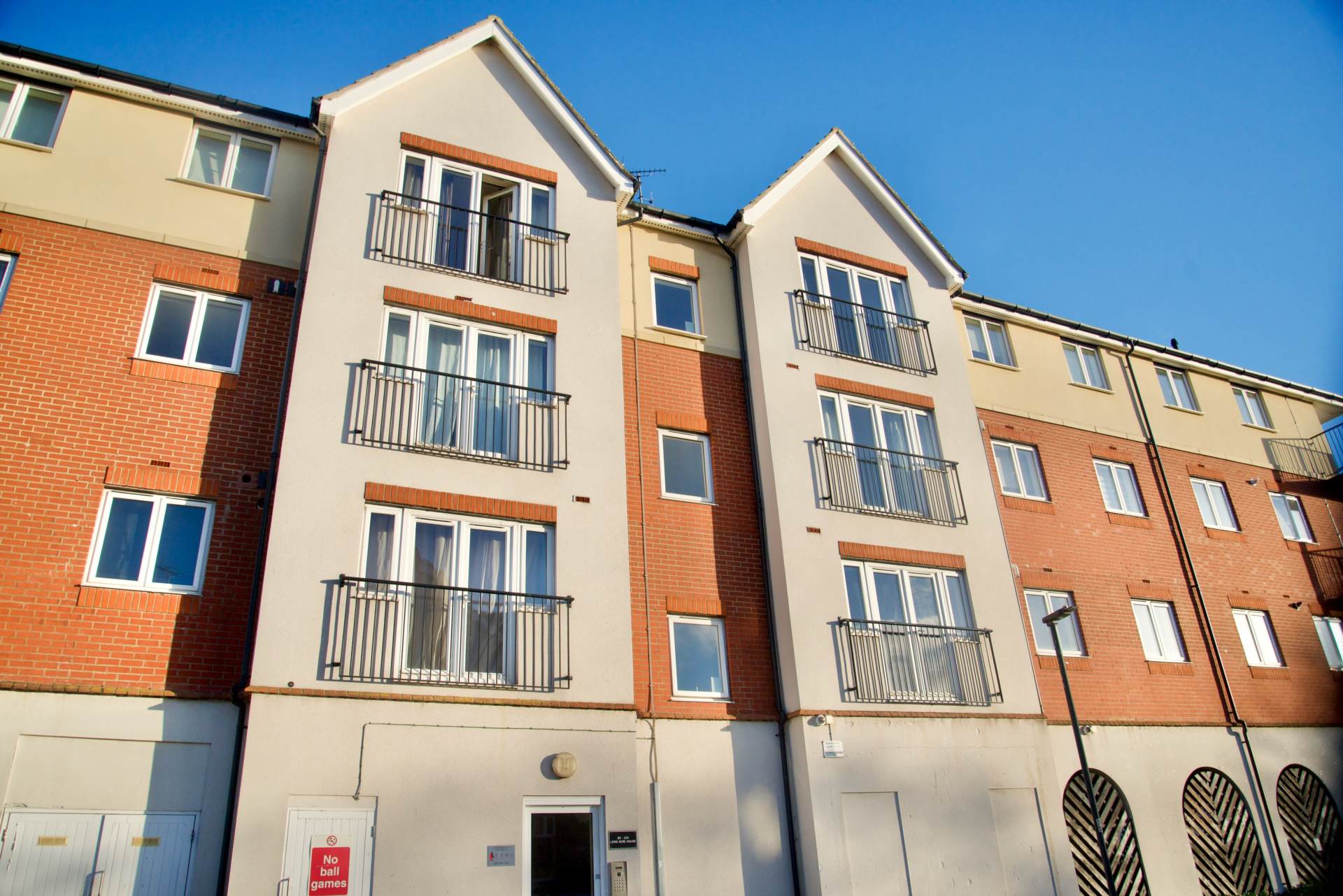Pettacre Close, Thamesmead West, SE28 0PB, Image 1
