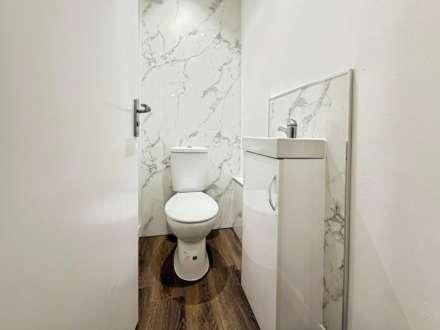 Castle Boulevard, Lenton, England, Image 17