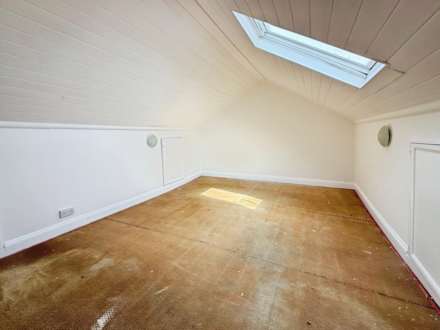 Brightwell Avenue, Westcliff On Sea, Image 4