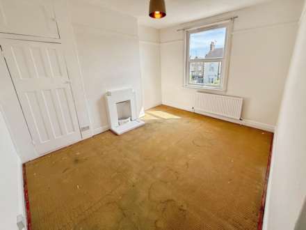 Brightwell Avenue, Westcliff On Sea, Image 6