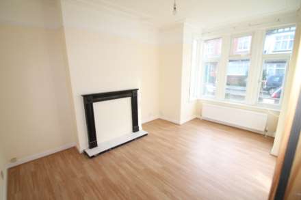 Wenham Drive, Westcliff On Sea, Image 3