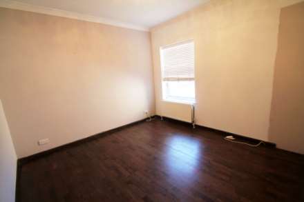 2 Bedroom Flat, Argyll Road, Westcliff On Sea