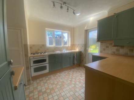 Bridgewater Drive, Westcliff On Sea, Image 4