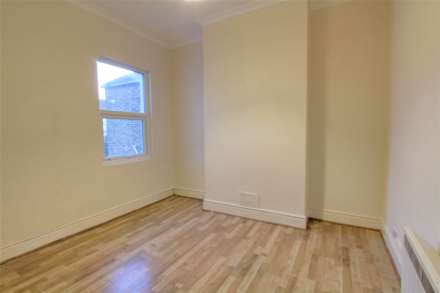 Wenham Drive, Westcliff On Sea, Image 3