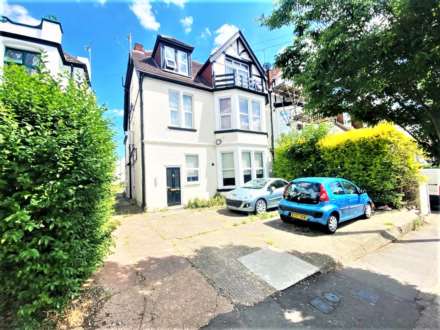 2 Bedroom Flat, Valkyrie Road, Westcliff On Sea