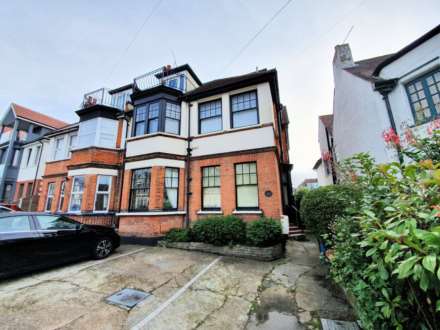 2 Bedroom Flat, Valkyrie Road, Westcliff On Sea