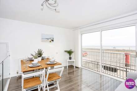 2 Bedroom Flat, Eastern Esplande, Southend On Sea