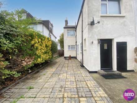 St Johns Road, Westcliff On Sea, Image 10