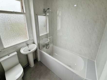 Ramuz Drive, Westcliff On Sea, Image 2
