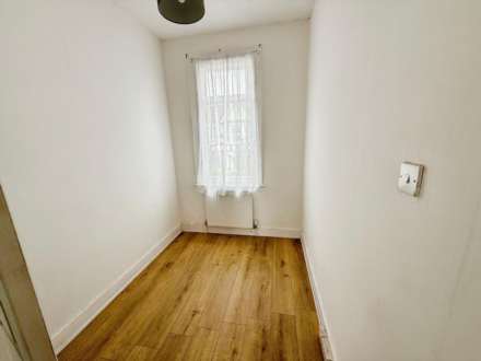Ramuz Drive, Westcliff On Sea, Image 3