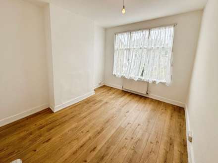 Ramuz Drive, Westcliff On Sea, Image 8