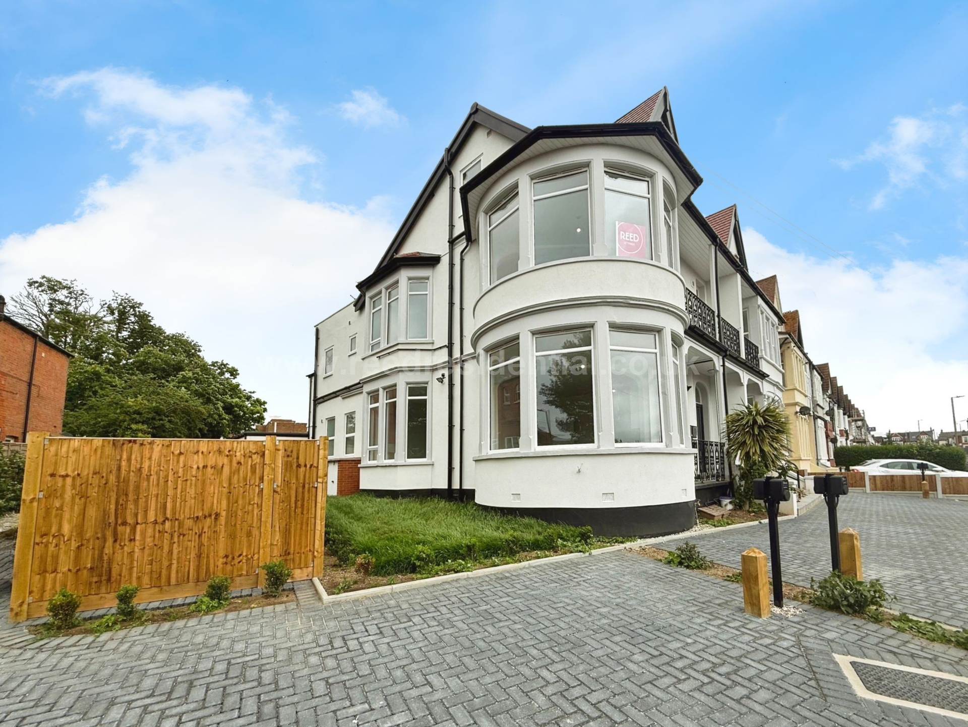 Seaview Apartments Genesta Road, Westcliff On Sea, Image 3