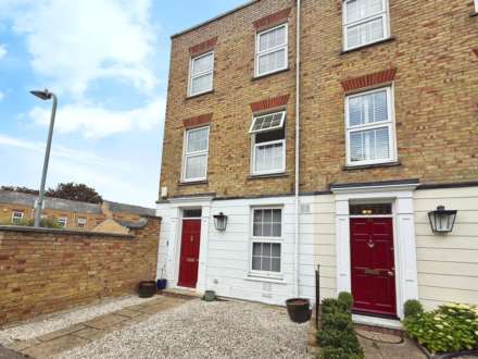 5 Bedroom House, Cornworthy, North Shoebury