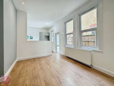 West Road, Westcliff On Sea, Image 13