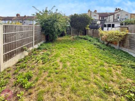 Westcliff Park Drive, Westcliff On Sea, Image 10
