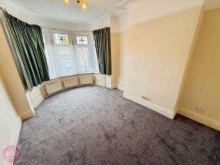 Westcliff Park Drive, Westcliff On Sea, Image 3