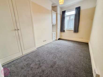 Westcliff Park Drive, Westcliff On Sea, Image 4