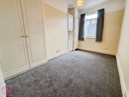 Westcliff Park Drive, Westcliff On Sea, Image 6