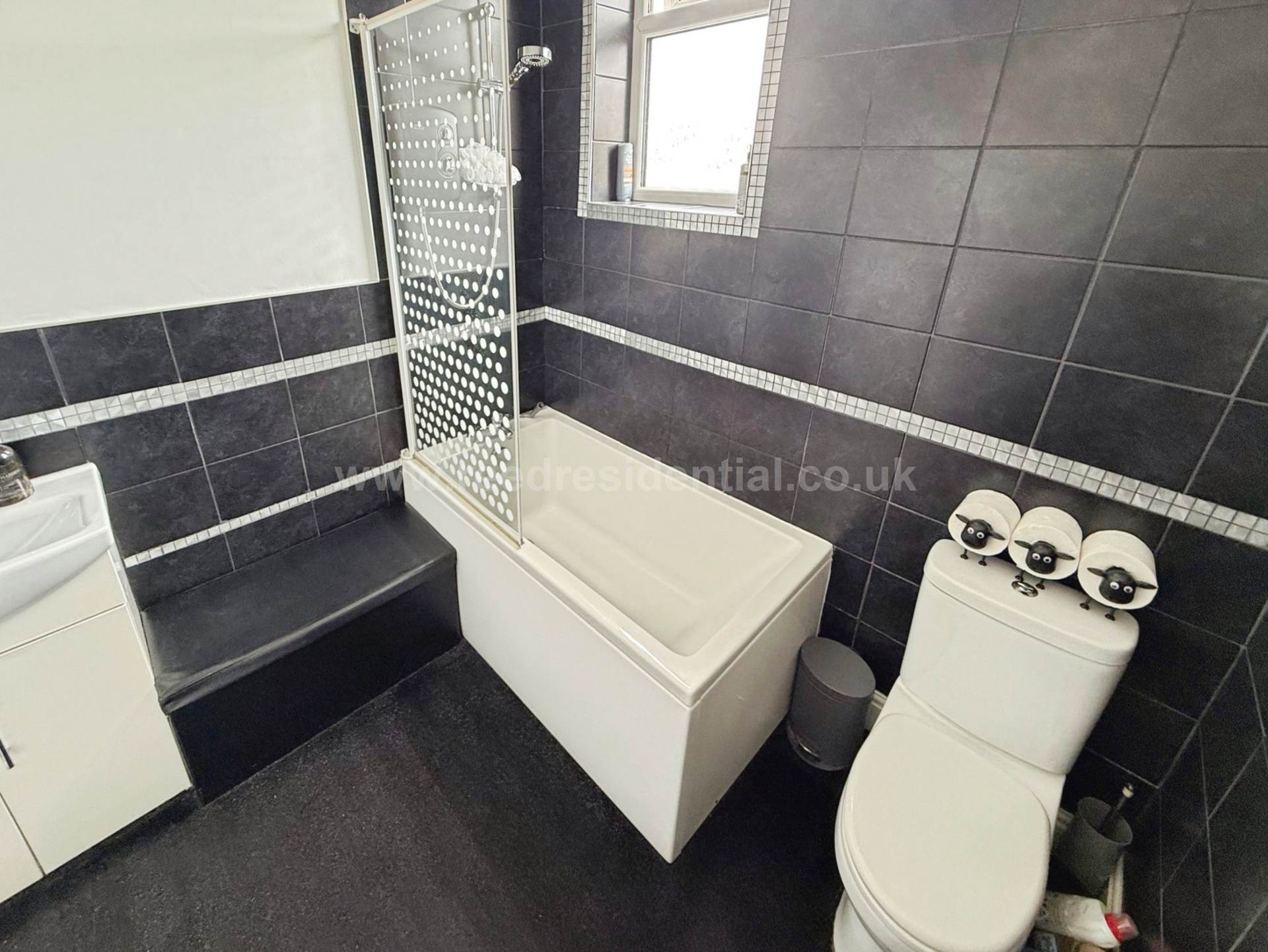 Brightwell Ave, Westcliff On Sea, Image 14