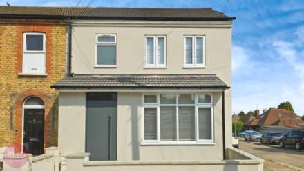 5 Bedroom End Terrace, Whitehall Road, Grays