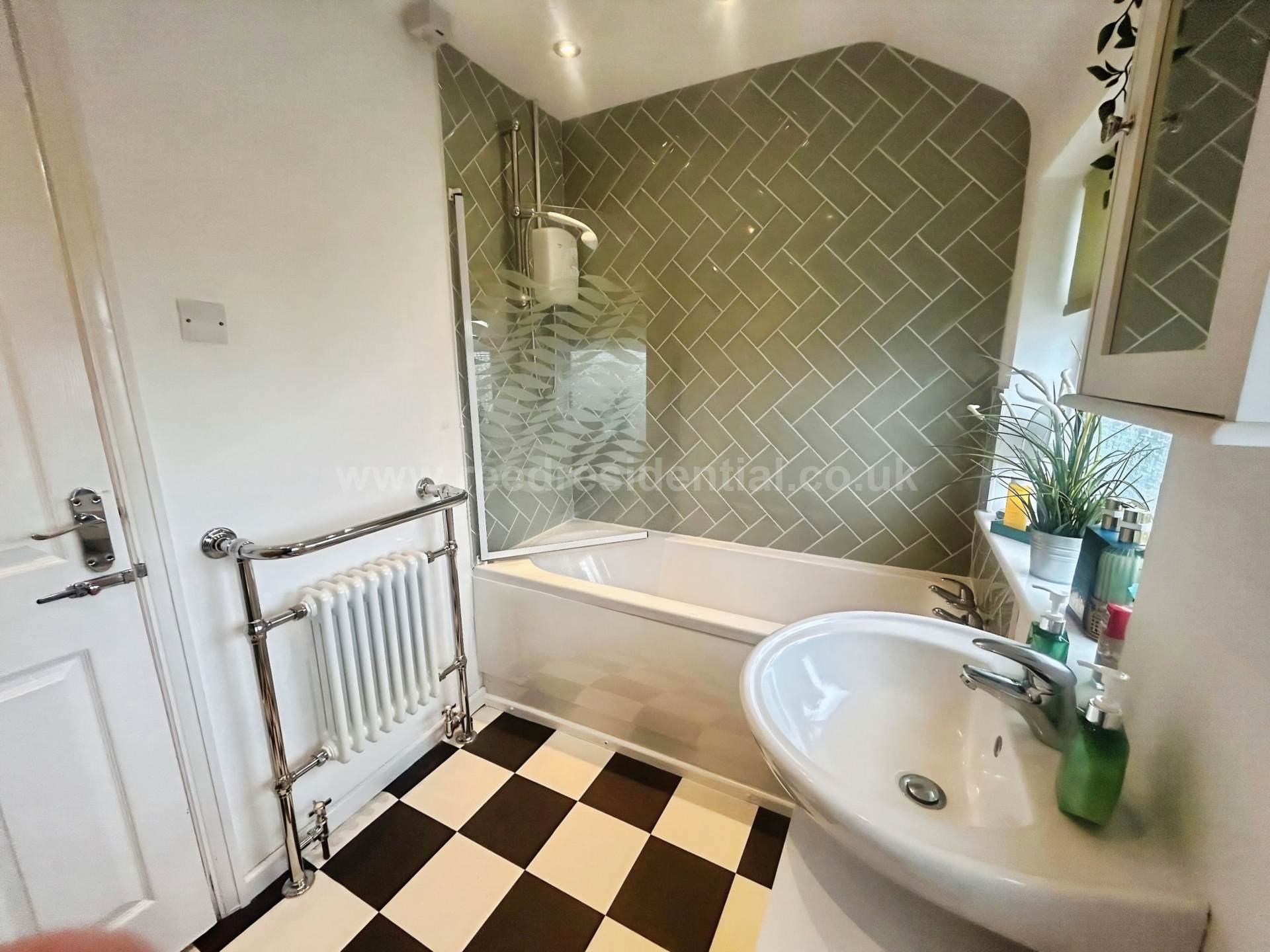 Eastwoodbury Crescent, Southend On Sea, Image 13