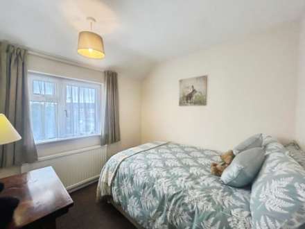 Eastwoodbury Crescent, Southend On Sea, Image 11